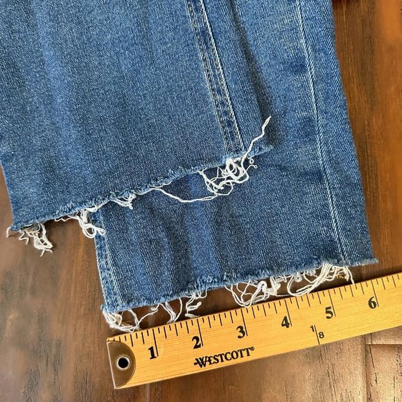 BODEN Denim Cut-Off Girlfriend Jeans in Vintage Wash - Picture 13 of 13